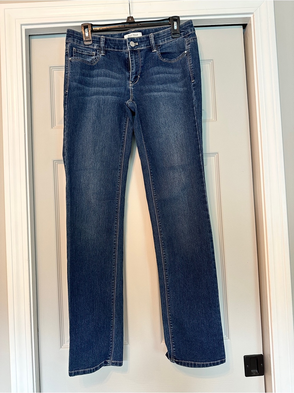 White House Black Market Women's Straight-Leg Jeans in Dark Blue size 4